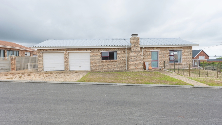 3 Bedroom Property for Sale in Struisbaai Western Cape